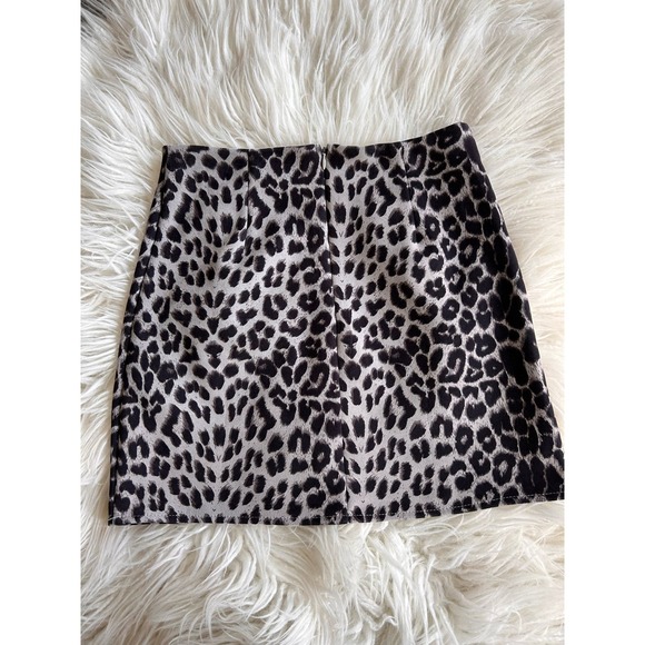 She and Sky Women's Animal Print Faux Suede Mini Skirt Black White Size Small - Picture 6 of 11